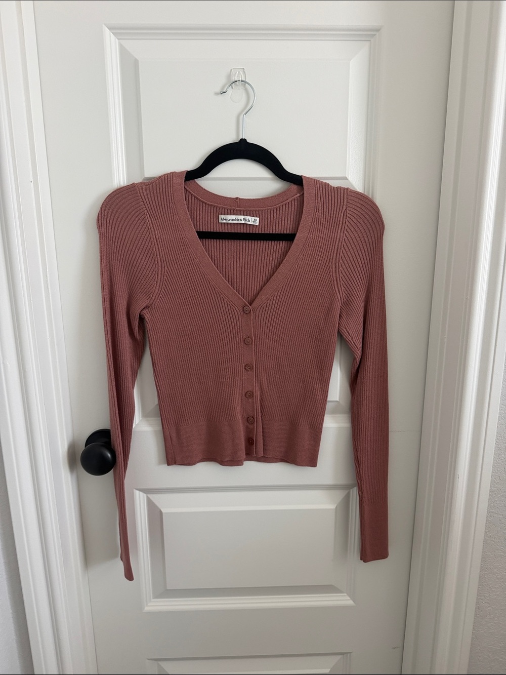 Abercrombie & Fitch Dusty Rose Ribbed Button-Front V-Neck Cardigan